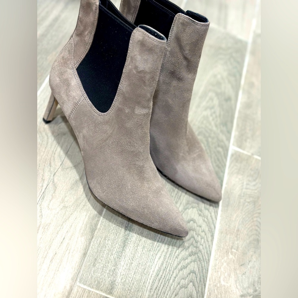 Veronica Beard Leeland Pointed Toe Chelsea Bootie Taupe Suede Size 9